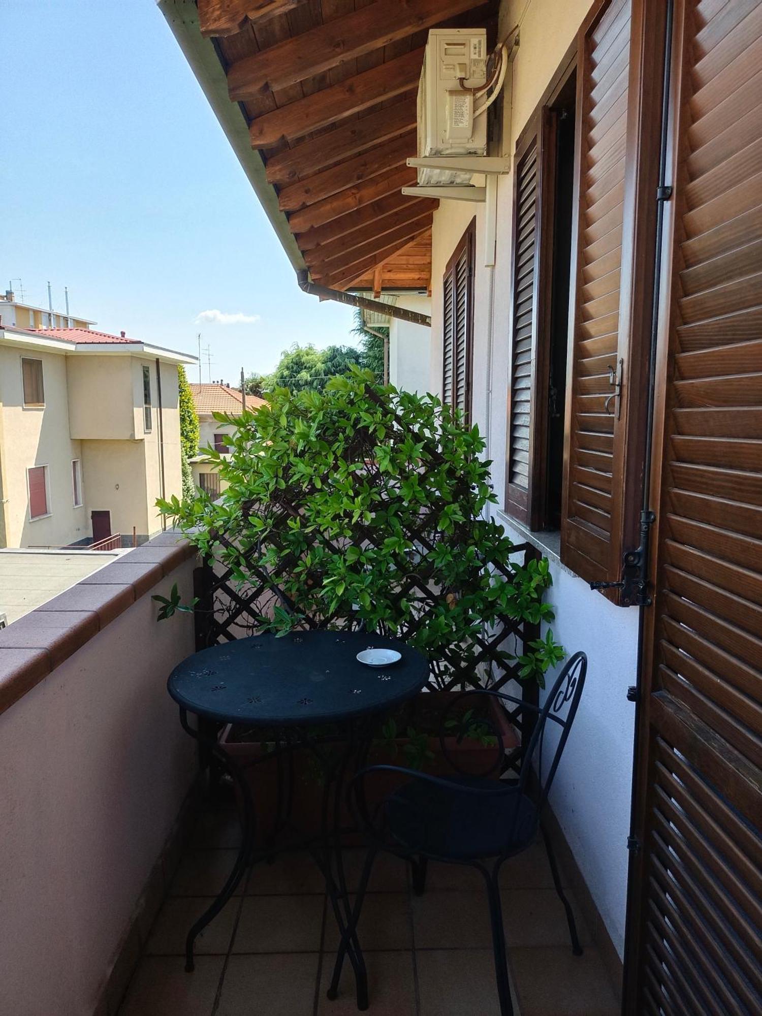 B&B Villa Bucceri Cardano Al Campo Exterior photo